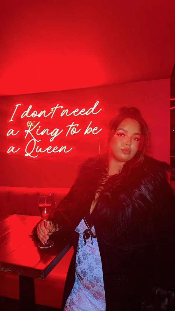 This video showcases Tequila Mockingbird, a bar in London, featuring its karaoke rooms. The video highlights the karaoke experience, including song selection, pricing, and minimum group sizes. It also shows the bar's ambiance, drinks (cocktails and prosecco), and happy hour specials.