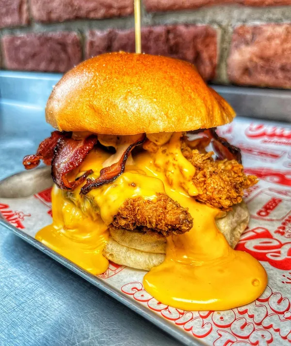 It’s cluckin’ CHICKEN time! 🙌 Oh boy this one was ridiculously good… this was the Jenny from the block with added cheese from @butchies_london (cmon you’ve always got to add cheese…) 😉 Crispy chicken with a flakey coating, perfectly cooked bacon all in a soft bun. Not gonna lie, it bangs. Move over Colonel, you might have a new pub and all but you aint got cheese sauce like this! 🤪

#invite @nibbleapp 

#foodpics #foodie #foodies #foodiesofinstagram #foodporn #toplondonrestaurants #londoneats #exploringlondon #londonfoodie #londonfoodies #london #londonlife #londonfoodblog #londonfoodblogger #londonfoodguide #tastespotting #tastelondon #eatlondon #foodblogger #foodheaven #streetfood #chicken #chickenburger #friedchicken #friedchickensandwich #burgerporn #burgerlover #burgertime #burgerlovers