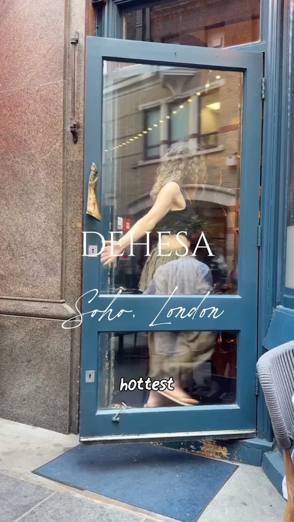 A vibrant, fast-paced review of Dehesa in Soho, London, featuring a variety of dishes from their tasting menu, including burrata, tortellini, and beef ribeye, alongside cocktails. The video captures the lively atmosphere of the restaurant and the experience of sharing multiple plates.