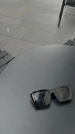 Morning coffee at Zennor café in Govanhill with poached pear pie and matcha peach tonic.