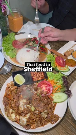 Guests celebrating at Paphada’s soft launch with Thai singers, dancers, and delicious authentic dishes in Sheffield.