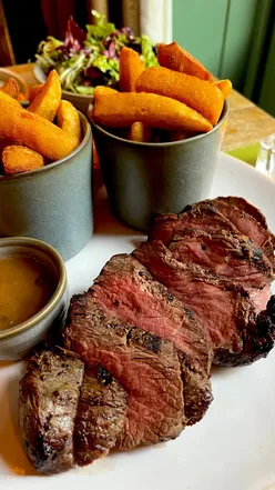 Heartwood Inns launches Treats App for loyalty rewards at Kings Head Teddington, perfect for family meals and Sunday roasts.