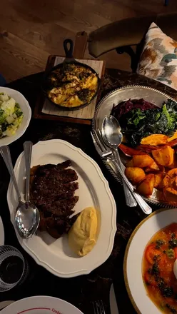 Delicious Sunday lunch at Emberwood Bath featuring a tempting dessert trolley and inviting atmosphere #Batheats