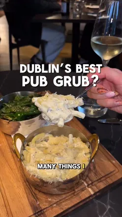 Delicious Sunday Roast at The Cow Dublin, showcasing the best of Dublin pub grub and local flavors.