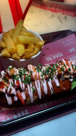 Supper club evening featuring lobster rolls and Basque cheesecake at Mercato Metropolitano in Mayfair, London.