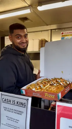 Delicious £20 munchbox from @smashingit_official, perfect for feeding 4 in Birmingham. A must-try for foodies!