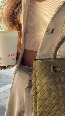 Exploring East London: coffee at Running Late, shops on Brick Lane, and Sunday roast at The Gun.