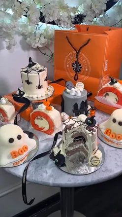 Spooky Halloween treats at Sakurado London, featuring their Ghost Boo Cake with mochi and cheesecake for a sweet celebration!
