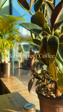 Sunny hot chocolate at Baker Street Coffee in Brighton, perfect for autumn vibes.