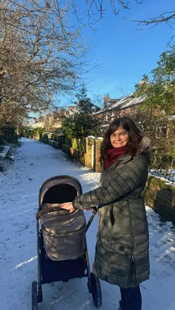 Snow day walk for a beautiful lunch at @dilandthebear_whitleybay ☃️❄️

The perfect place for a relaxed meal out with plenty of space for pushchairs. 👶🏻

This was our first time trying the lunch menu and we were very impressed… having waited months to be allowed a non-well done steak I thoroughly enjoyed the steak, frites and peppercorn ciabatta 🤤. 

Mr Tyne to Travel loved the breakfast bagel - nice that the lunch menu has a brunch style option too. 🍰 is always a must here and I loved the red velvet today. 

Well done to 👶🏻 for sleeping through although I am under no illusion that this will be the norm 😂 You’ve got to take those wins with a newborn!