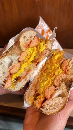 vegan guide to sheffield #12: @bestboybagels 🥯🍳☕️✨

best boys don’t really shout about their vegan options so i’m gonna do it for them 🙋🏽‍♀️ I can’t lie there isn’t a huge amount like it’s very much quality over quantity but I prefer that anyway - they usually just have 1 vegan special and then a tofu reuben-esque bagel, and more recently they’ve made it so you can also veganise their breakfast option!!

freshly baked bagels, chill location, nice merch. I just think they’re neat x