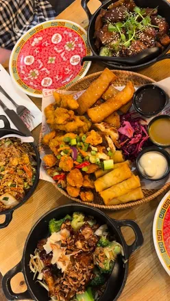 ‼️ Mans Market in Leeds are offering 50% off all their mains, grains and noodles during January ‼️

We were invited down this afternoon to take advantage of this amazing offer and we were so impressed!! We love the quirky vibe and the food is absolutely incredible! 

I’ll share more photos and details of what we ordered tomorrow, but here’s a little taster. 

Don’t miss out!! Quote JAN50 when booking any time Sunday to Friday during January to get your mains for half price- what a deal!

@mansmarkets #gifted #invite #foodie #january #deal