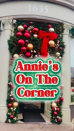 about my first visit to @anniesonthecorner 🙌🏻

🎄Vanilla and Raspberry Iced Matcha £4.80

🎄Kinder Bueno Hot Chocolate £4.50

🎄Sourdough Avocado- Sourdough toast with smashed avocado, spinach, mushrooms, poached eggs and tomato £11.95

🎄Eggs Halloumi- Poached eggs, smashed avocado, halloumi and hollandaise sauce on toasted sourdough £10.50

This place had such a lovely community feel! The food going out looked amazing, i want to go back and try their lunch stuff and definitely get a cake this time! We thought it was really affordable for the quality and portion sizes too!

#anniesonthecorner #glasgowcafe #glasgow #glasgowfood #glasgowwestend #westendglasgow #irishblogger #irishfoodie #glasgowblogger #glasgowfoodie #scottishbloggers #scottishfoodie #wellletmetellyou #matcha #icedmatcha #wickedmatcha #hotchocolate #poachedegg #poachedeggs #sourdough #brunch #breakfast #brunchglasgow #glasgowbrunch #glasgowbreakfast #halloumi #avocado