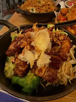 ‼️ Mans Market in Leeds are offering 50% off all their mains, grains and noodles all day from Sunday to Friday during January ‼️

Here’s what we ordered…

🥢 8 Meat dim sum - Satay chicken, salt and pepper chicken, spring rolls, prawn toast, crispy chicken gyozas served with sweet and sour, soy garlic mayo and curry sauce.
🥢 33 Duck and pork char siu - crispy aromatic duck and char siu pork, served on a bed of Chinese greens and carrot with a soy broth. (50% off‼️)
🥢41 Teriyaki belly pork - crispy pork belly glazed in our sticky teriyaki sauce, served on a bed of fresh Chinese greens, carrots and broccoli, topped with crispy red onion and a touch of pickled ginger. (50% off ‼️)
🥢 44 Duck fried rice - the ultimate rice experience. Fragrant fried rice tossed with crispy aromatic duck, Chinese greens, onion, egg ribbons and soy broth. (50% off‼️)

To drink, my husband had a pint of Asahi and I had a classic bubble iced coffee, which was so good and I’d definitely recommend trying them if you’re a coffee fan! 🧋

It was all absolutely delicious! The team are all welcoming and friendly and the restaurant is so cool and unique. We loved it!! Thank you for inviting us. ❤️

Quote JAN50 when booking to take advantage of this amazing offer!! 
@mansmarkets #invite #gifted #foodie #leeds #january