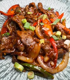 ⬅️Throwback to a delish Pan Asian feast from @dewok.co.uk located in Acocks Green. 
We tried…. 
✨Beef Chilli Dry- marinated and fried coated beef 🥩, cooked with onions 🧅, peppers 🫑, green chillis and spices 🌶️
✨Dewok Special chicken Chow Mein- medium thick noodles 🍜 tossed with capsicum, onions 🧅, bean sprouts, spring onion, carrot, cabbage 🥬 and Dewok special sauce. Also, added chicken
✨Vegetable Dumplings 🥟 served with homemade sauce 
✨Chatpat Thai chicken strips 
✨Egg fried rice 🍚 
✨Prawn crackers with a dipping sauce 
✨Drinks- we opted for Strawberry and Passionfruit mocktails 🍹

The food is always on point @dewok.co.uk and we really enjoyed our meal! They have some new menu items, so there will be something for everyone 😊
Each dish we tried was a great portion and full of flavour. We loved that there are dishes with differing spice levels so they can appeal to every palate. Their service is also fab with staff being friendly, welcoming and attentive 🫶
You can visit their restaurant in Acocks Green, which is beautifully decorated, spacious and family friendly or order to the comfort of your home, online via delivery platforms like @ubereats_uk 
Be sure to check them out! ❤️
📍Dewok, Acocks Green 

#halalfoodbirmingham #dewok #acocksgreenbirmingham #panasianfood #birminghamfoodie