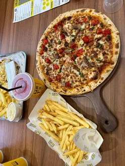 🍔 Mr T's @mr__ts

We've previously visited Mr T's & it didn't dissappoint. They are located on Ladypool Road.

- T's Special Pizza £12.50
- Oreo Cheesecake £5
- Nayu Milkshake £6
- Hot Shot Parmesan £10
- Dynamite Wings £5

We tried the pizza's for the first time at Mr T's and it didn't dissappoint. Definitely one of the best quality pizzas we've had in a while. 😋🍕

The dynamite wings were flavoursome and good quality. The sauce was tasty. 🍗

The parmesan wasn't very tasty on this occasion unfortunately…

We were very shocked how good their milkshakes & cheesecakes were, highly recommend them both. 😋👌🏼

Overall, food was good quality & consistent. Service from staff was good & food came out in good time. Would recommend 👍🏻