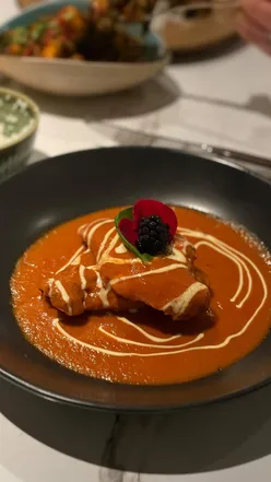 @uyare.leeds has amazing gluten free options! Pretty much their whole menu bar a couple of dishes and the breads are gluten free. 

I went with Pal Konju king prawns to start. The prawns are marinated in chilli and garlic and cooked in tamarind, lemon, coconut and pepper. They were  decent size, had a gorgeous flavour and a little kick of spice. I also tried masala fish and it was so soft it just melted in the mouth! 

For mains I got the Pedappan Kozhi, the chefs special chicken curry. It was rich and the chicken was perfectly cooked. 

For dessert I went with the coconut pudding, it was light and creamy and a nice end to the meal. 

The staff were so friendly and really knowledgeable of the menu. 

#leeds #leedsrestaurants #glutenfreemeals #glutenfreecurry #visitleeds