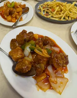 @dragonsdelicacy 📍

I honestly think Dragons Delicacy have the world’s biggest menu. It’s huge and so heavy. 

We went a few weeks ago and the food came out so quick but it was delicious. 

This restaurant is good for large bookings or if there are only a couple of you. ✨

#chinese #chinesefoodlover #noodles #bristol #bristolfood