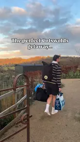 The video documents a weekend getaway in the Cotswolds, featuring a stay in a shepherd's hut, a dinner at a local pub, and a visit to a nearby fruit farm cafe. It captures the cozy atmosphere of the accommodation and the quality of the food and drink throughout the trip.