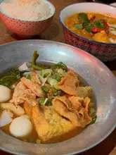 Platter of delicious Thai street food from Eatnua, a new restaurant in Reading, Berkshire, located near the Oracle/John Lewis.