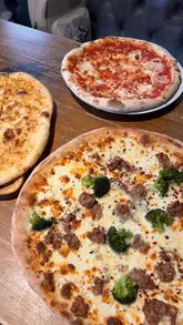A montage-style video showcasing the Clissold Park Tavern in North London, highlighting its interior, beer garden, family-friendly atmosphere, and pub food menu.