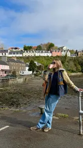 A comprehensive food guide to the Isle of Skye, featuring a curated list of cafes, restaurants, and a hotel. The creator visits multiple venues, highlighting specific dishes, the atmosphere, and the overall experience at each location.