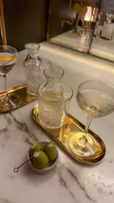 A video review of a martini at the Twenty8 NoMad bar in London, featuring the creator's commentary on the drink's preparation and taste.