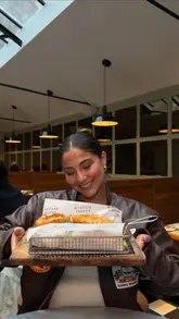 A couple visits The Mayfair Chippy in Knightsbridge, documenting their experience from cocktails and starters to mains and desserts. The video provides a clear overview of the menu and the restaurant's atmosphere.