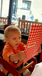 A family-oriented review of Grasso in Soho, showcasing the Italian-American menu through the lens of a family meal. The video features the creator and her children interacting with the food and the restaurant environment.