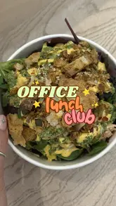 A creator visits The Salad Kitchen to showcase their 'Crunch Box' salad, highlighting the assembly process, menu options, and the convenience for office workers.