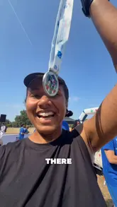 A high-energy, first-person vlog documenting the participant's experience at the 'Italy Run London' event in Victoria Park, including the morning routine, the race itself, and the contents of the event goody bag.