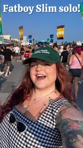 A personal vlog documenting a solo trip to the 'On The Beach' music festival in Brighton, highlighting the accessibility features, the atmosphere, and a meal from What The Pitta.