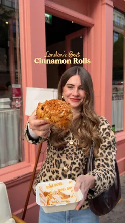 Roll Boys bakery in Shoreditch, serving delicious cinnamon rolls every weekend from 10am, with eager customers in line.