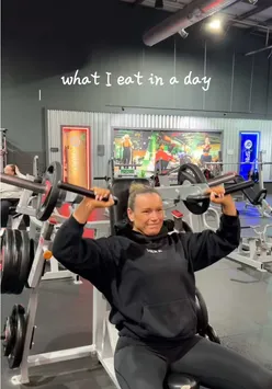 the half marathon newbie nerves are kicking in 🥺!!!! #contentcreator #wieiad #runningjourney #vlog #fitness 