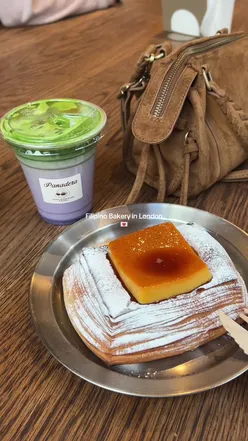 Finally tried London’s viral Filipino bakery and I can see what the hype is about 💌 I got their ube matcha latte and their leche flan danish 🥐  📍Panadera #londonbakeries #coffeeshopsinlondon #matchainlondon #panadera #brunchinlondon @PanaderaBakery 