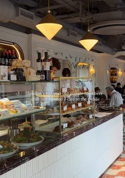 a secret new café/bakery in a private member’s club in london For the first time, a 104 year old private members' club has opened to the public with this chic new london café #londoncafe #londoncoffeeshop #coffeeshop #londonfood #london new in london, london hidden gems Cafe 1922 london 