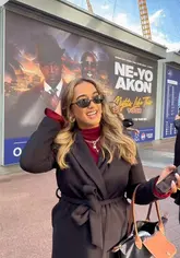 A vlog documenting a concert experience at the O2 Arena in London, featuring the 'Pepsi Deck' seating area, food and drink service, and highlights from the Ne-Yo and Akon performance.