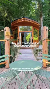 A vlog-style tour of a treetop lodge staycation near Manchester, highlighting the relaxing atmosphere, pizza oven, and balcony.