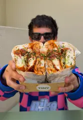 The creator presents a list of 10 food spots in Southend-on-Sea, challenging the notion that Margate is the premier seaside foodie destination. The video features a variety of venues, including sandwich shops, brunch spots, BBQ joints, pizza places, and traditional fish and chip shops, with the creator sampling dishes at each location.